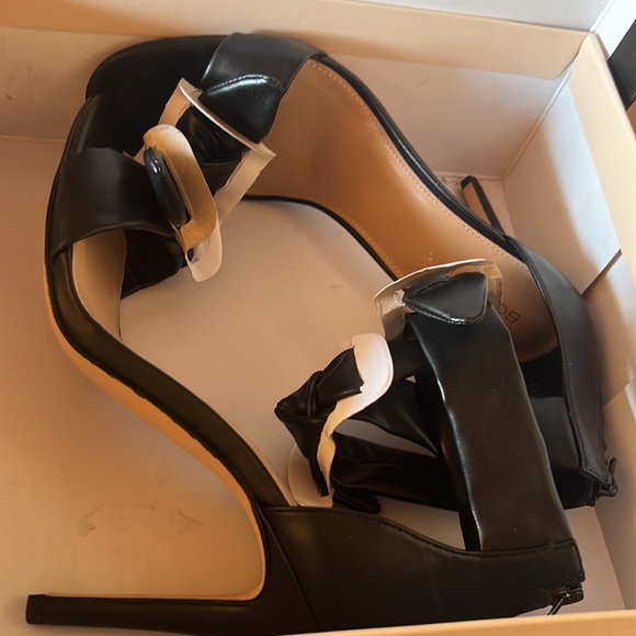 BCBGeneration Womens Jessa Dr Black Synthetic 10M - Picture 2 of 3